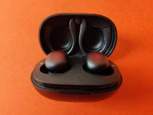 Amazfit PowerBuds review: feature-rich earbuds that sound good