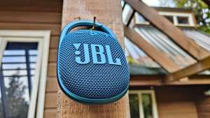 JBL Clip 4 review