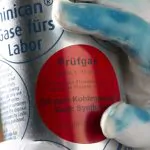This Glove Changes Color When it Senses Dangerous Toxins 28