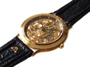 Survey: Consumers Prefer Watches to Glasses 6