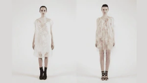 Gaze-Activated Dresses Come to Life When You Stare at Them 1 Gaze-Activated Dresses Come to Life When You Stare at Them 1