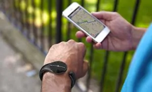 Navigo Smartwatch Doubles as a Virtual Compass 1 Navigo Smartwatch Doubles as a Virtual Compass 1