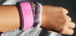 Simplify Your Disney Vacation with the MagicBand 8