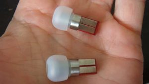 Here is Split - An Entire iPod in a Pair of Earbuds 1