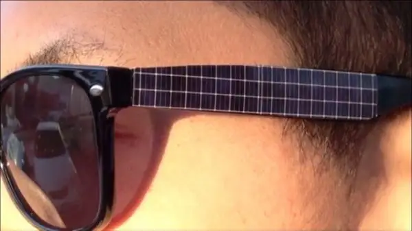 These Sunglasses Use Solar Power to Charge Your iPhone 4