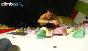 Climbax Wristband Will Turn You Into an Ace Mountain Climber 9