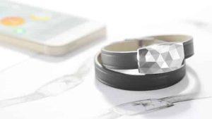 Here is a Bracelet Designed to Protect You From Sunburns 8