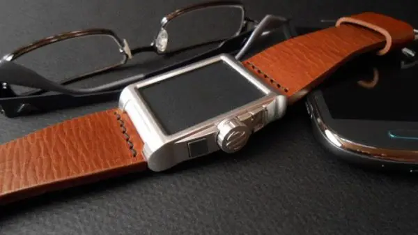 Energy Bionics Presents a Solar Watch that Also Charges Your Phone 2