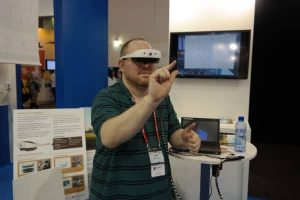 Mirama Prototype Headset Recognizes All of the Gestures 7