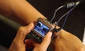 This Smartwatch Uses Its Screen as a Joystick 4