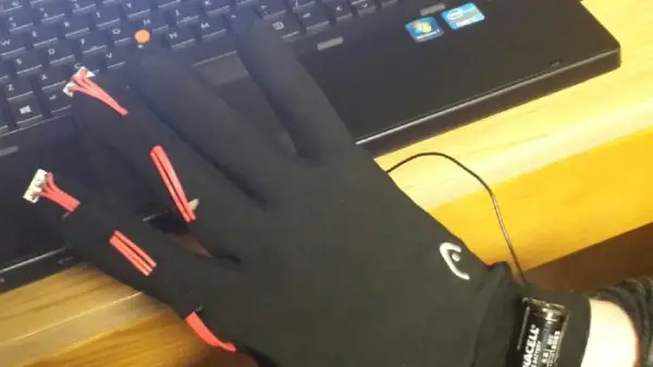 The Mouse Glove is a, well, Glove That Doubles as a Mouse 8