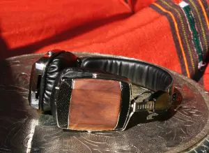 These Bluetooth-Enabled Headphones Are Made Out of Wood 1 These Bluetooth-Enabled Headphones Are Made Out of Wood 1