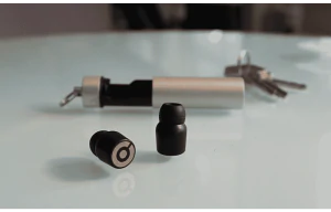 Earin Are the World's Smallest Wireless Earbuds 8