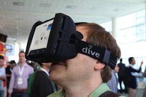This Head Mounted Display Lets You Swim With the Fishes Safely 9