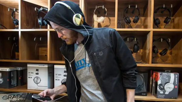 Finally You Can Jam Music Through Your Hoodie 2