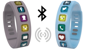 Hicon Social Bangle Uses Primary Colors to Check Your Notifications 6
