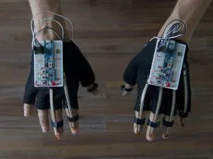 Manus Machinae Gloves Turns You Into a Cyborg 13