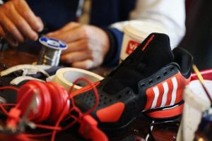 Adidas Social Media Barricade shoes let you tweet and be tweeted as you work out 5