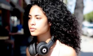 Boomphones Phantom headphones turn into a boombox by pressing a button 8