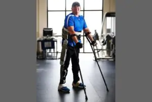 Wearable exoskeleton could help paraplegics walk 14