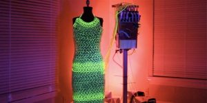 Charlie Bucket Fluid Dress lights up when you wear it 11