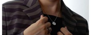 Ross + Doell's iNecklace pulsates with Appley goodness 1