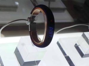 LG Smart Activity Tracker features touchscreen, related apps and more 9