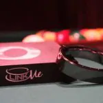 LinkMe Bracelet Puts a Scrolling Billboard on Your Wrist 3 LinkMe Bracelet Puts a Scrolling Billboard on Your Wrist 2