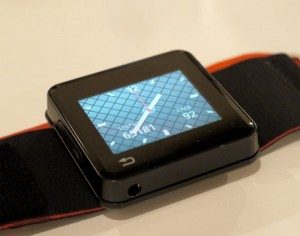 Motorola discounts the MOTOACTV by $100, so put down that cheesecake 1
