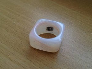 Oyster Ring uses RFID technology to get you to the train on time 10