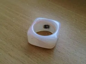 Oyster Ring uses RFID technology to get you to the train on time 15