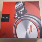 Sony and Simon Cowell team up for X-factor-themed MDR-X10 headphones 4 Sony and Simon Cowell team up for X-factor-themed MDR-X10 headphones 3