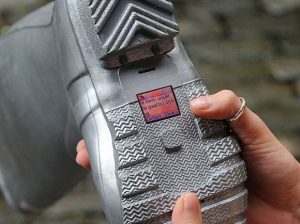 O2 sets its mind on creating walkie-talkie footwear 11